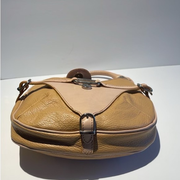 Guia’s genuine leather shoulder/hand bag. - Picture 2 of 10